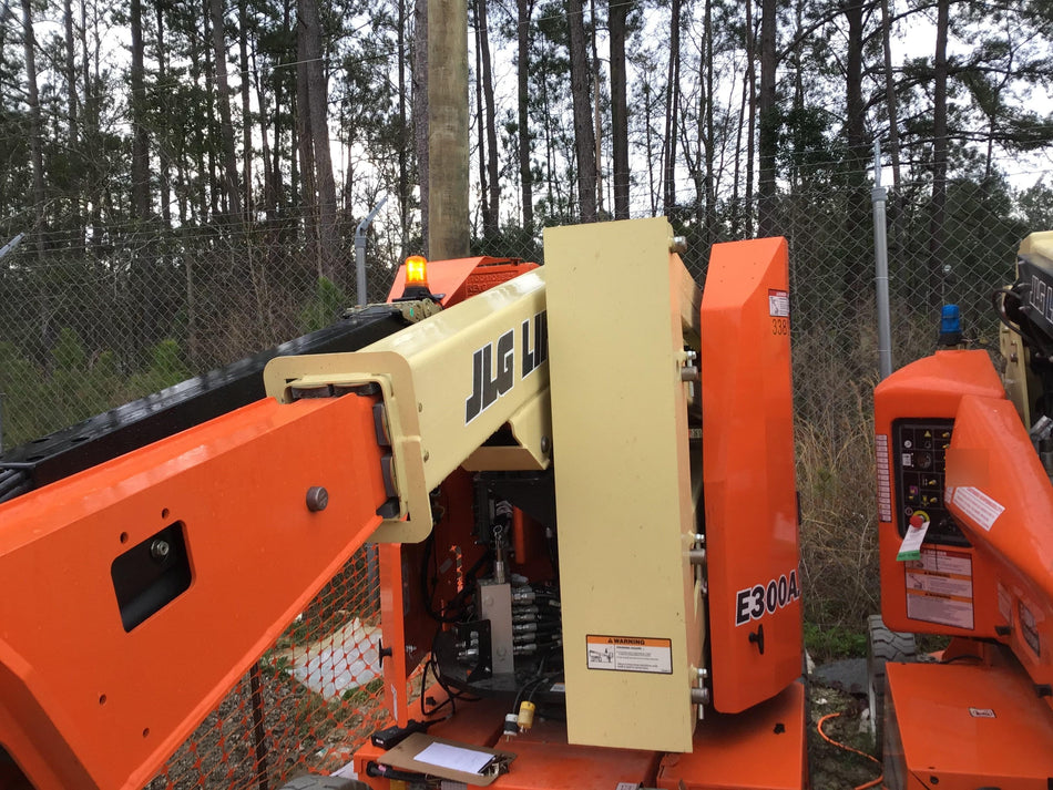2019 JLG E300AJP