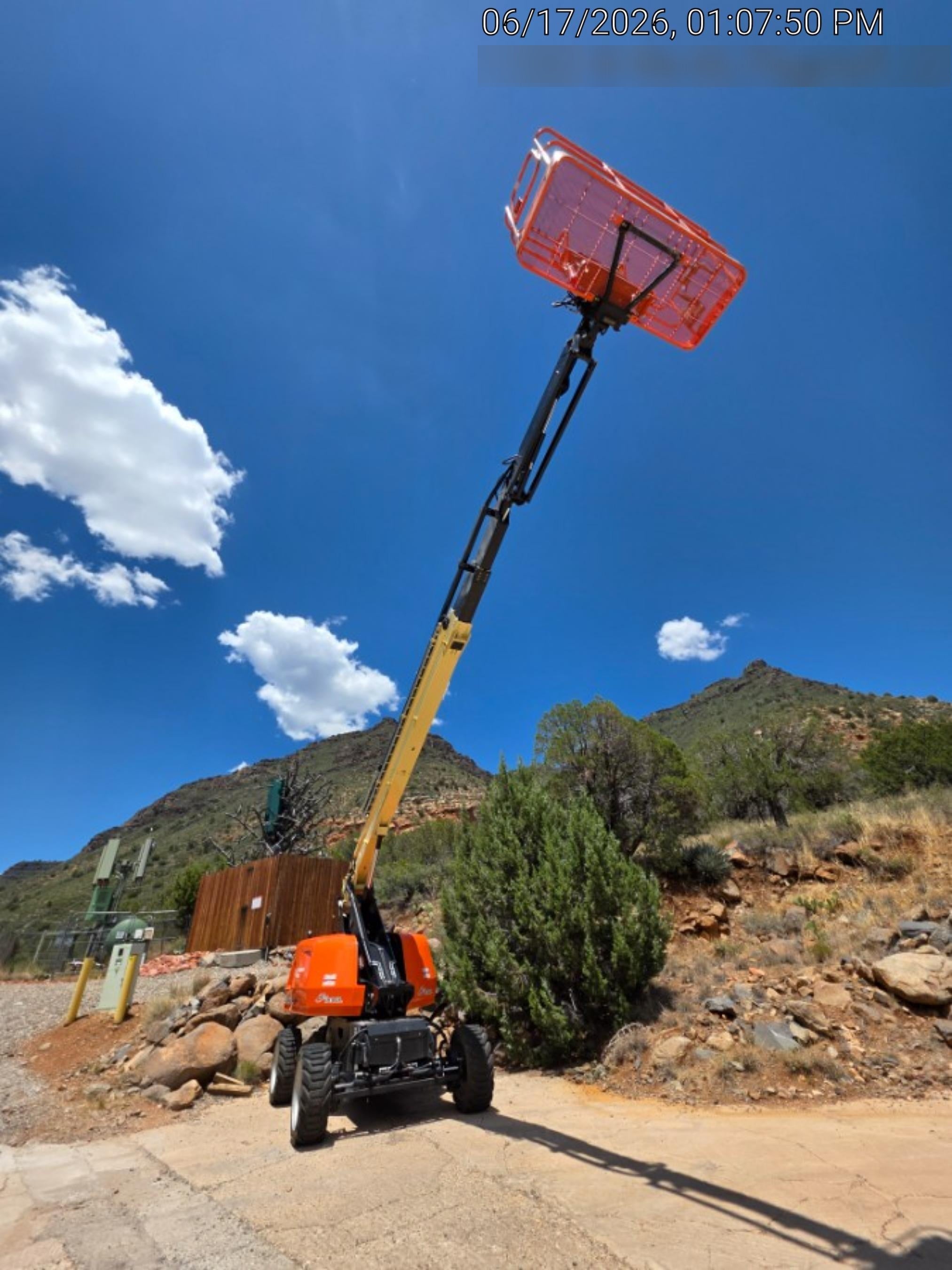 2025 JLG 660SJ