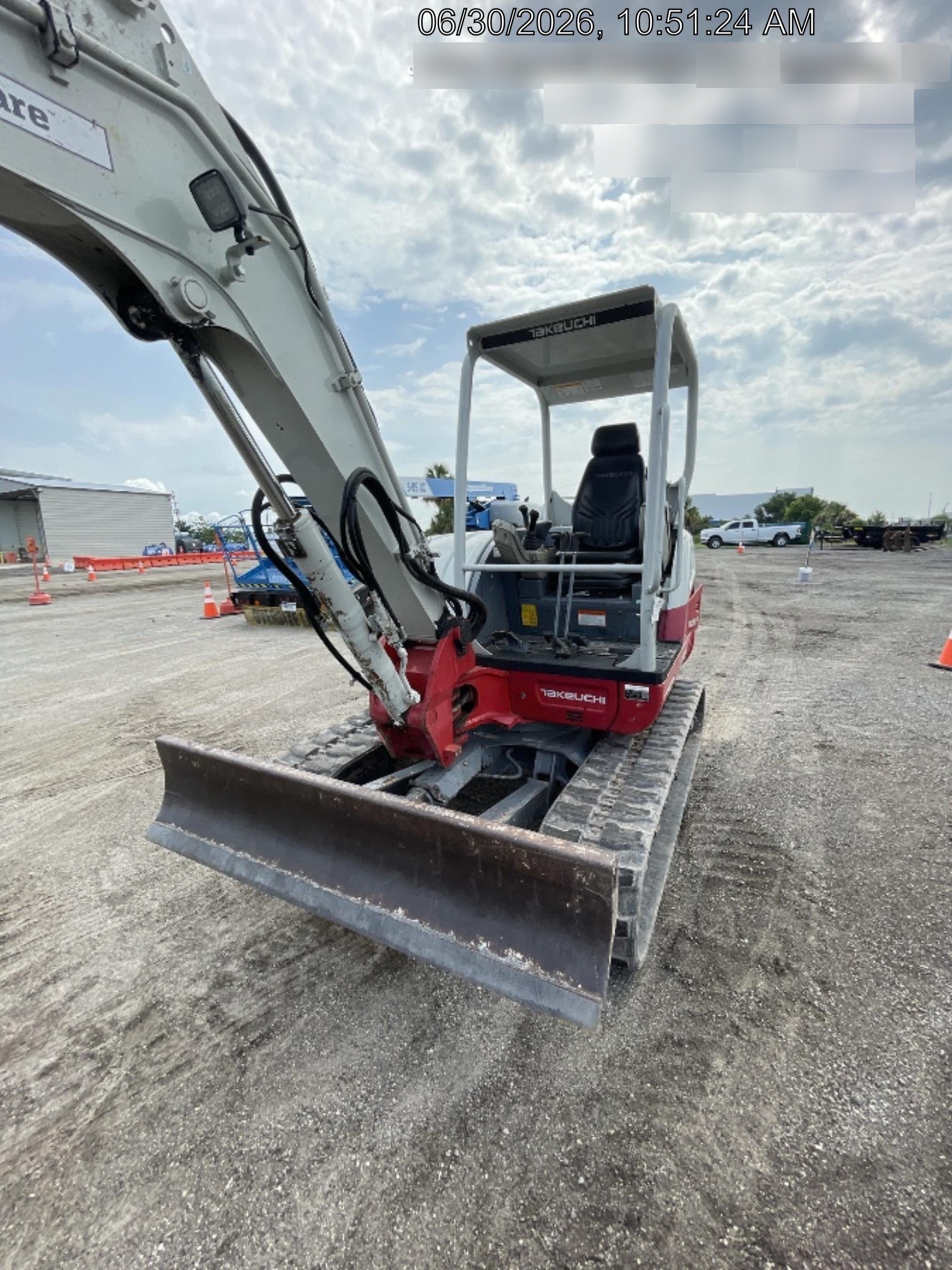 2023 TAKEUCHI TB250-2R