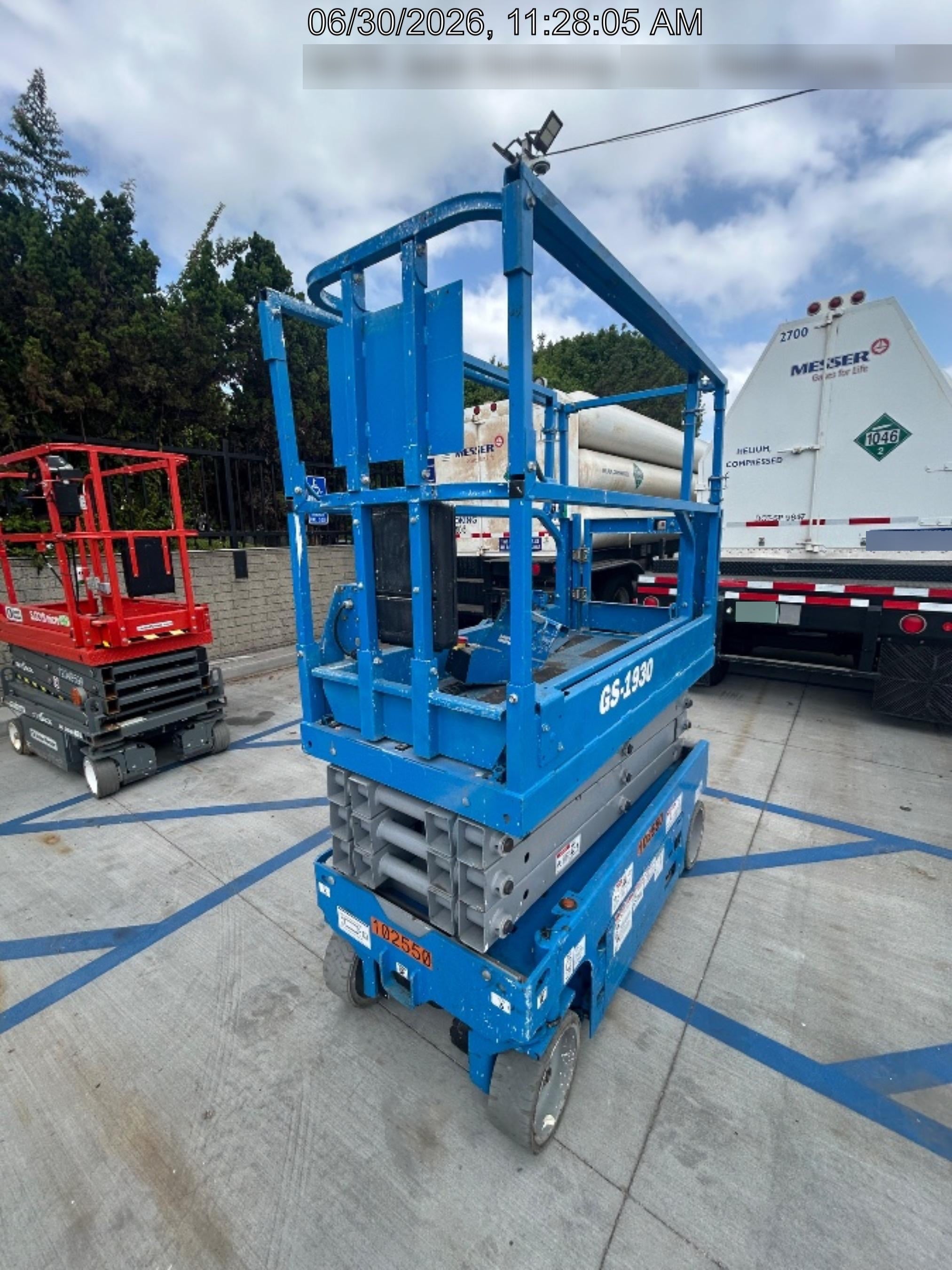 2020 Genie GS-1930 Solid Non Marking Tires, Beacon, Folding rails with half height swing gate, 800W Inverter