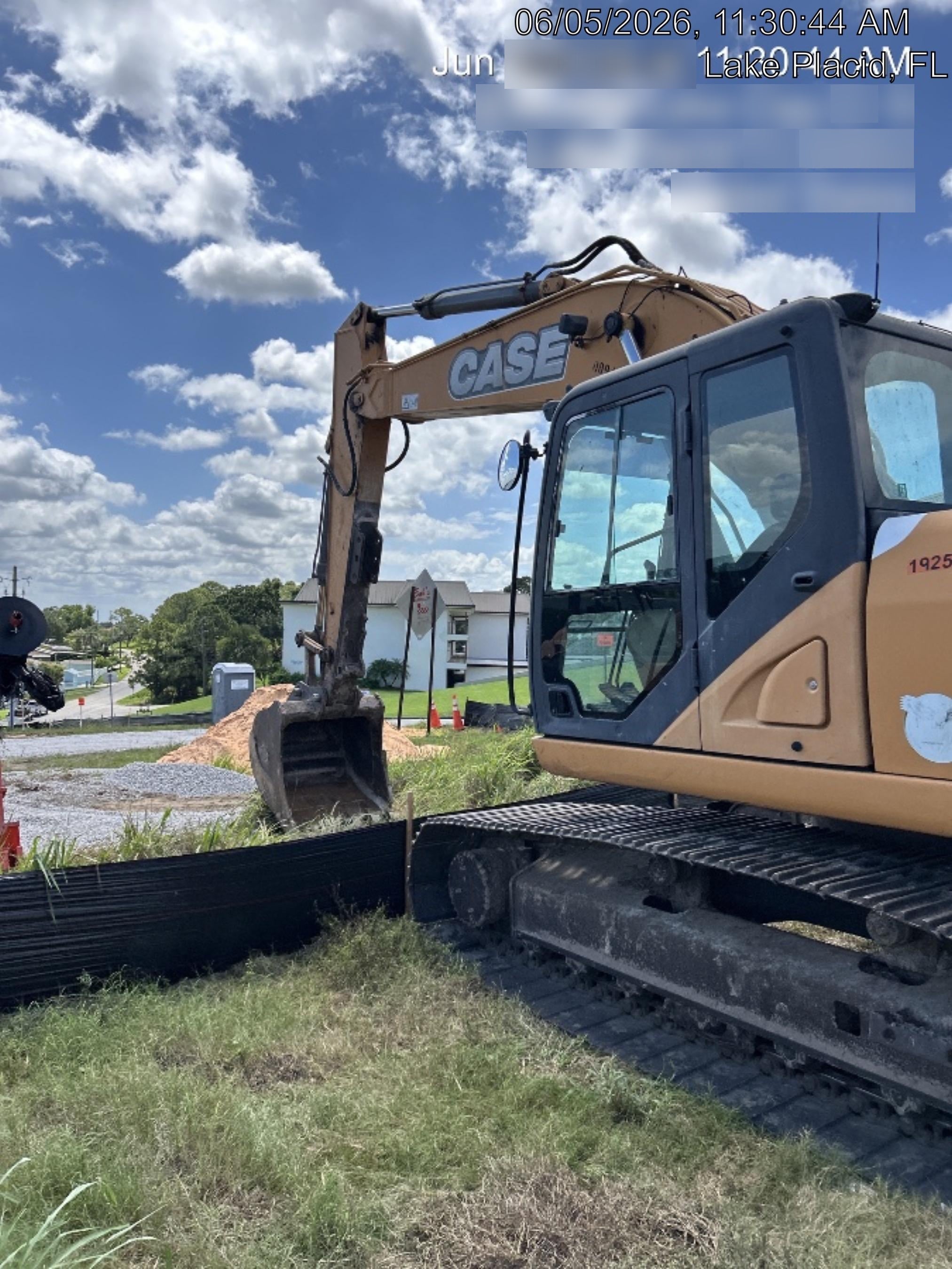 2015 Case CX210C CAB A/C, 9'-8" ARM, STEEL TRACKS, AUX HYD, THUMB
