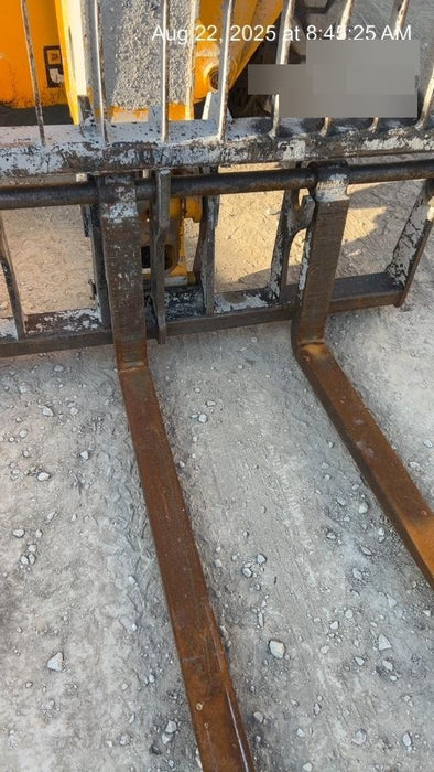 2020 JCB 510-56 Cab/Heat/Air, 74 HP, Solid Tires, STD Worklight, Beacon, Aux Hydraulics, Lifting Eye, Back up Alarm w/66" Carriage/60" Forks