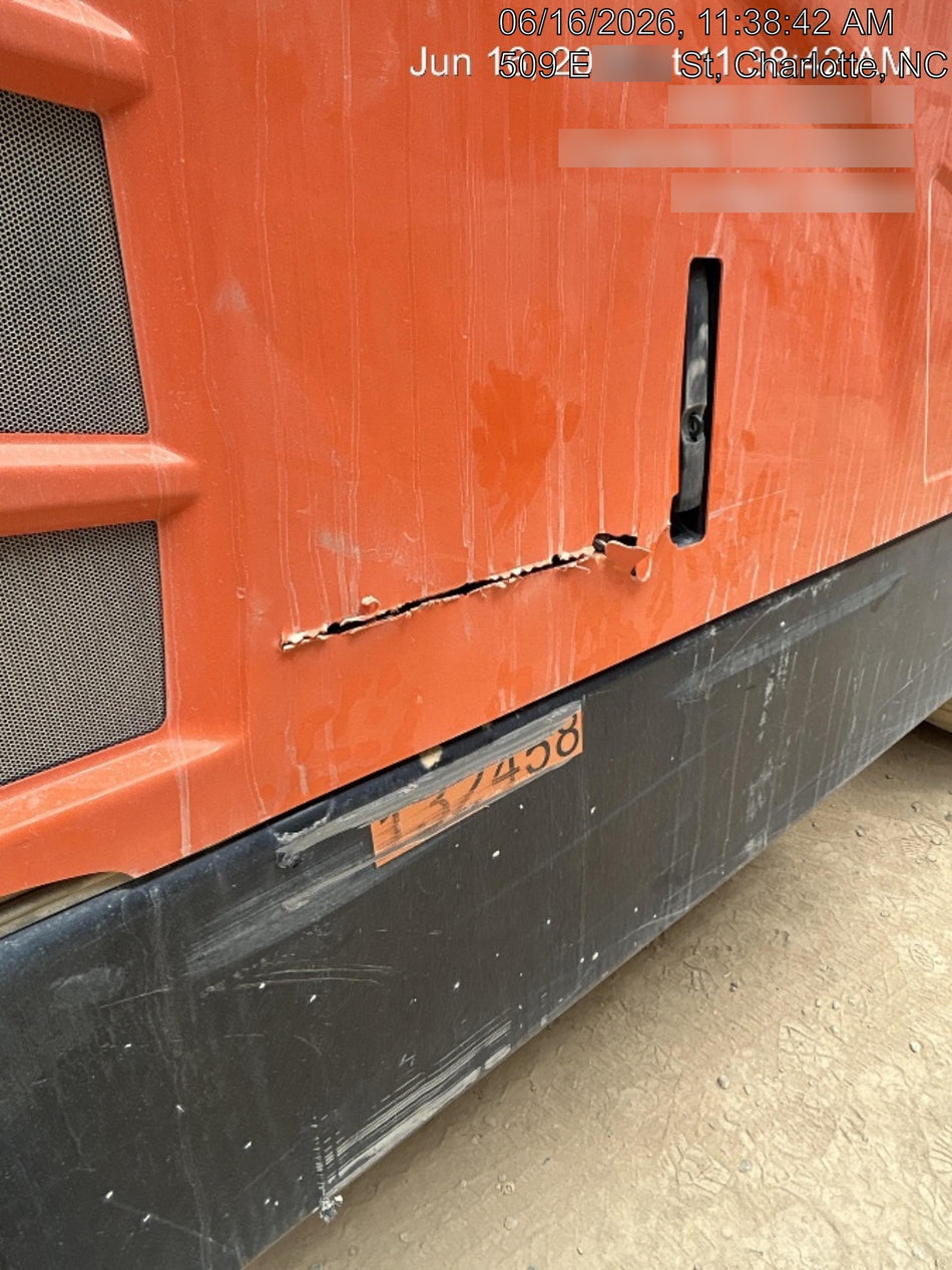 2021 JLG 1075