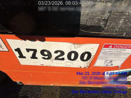 2021 JLG ES1330L