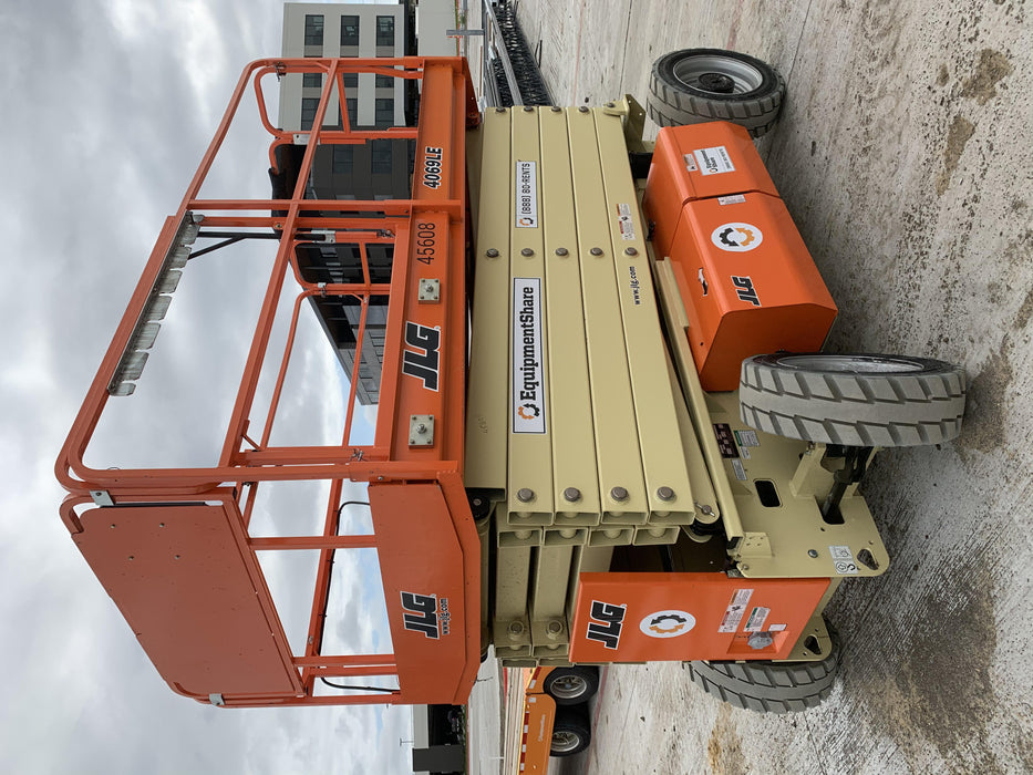 2019 JLG 4069LE