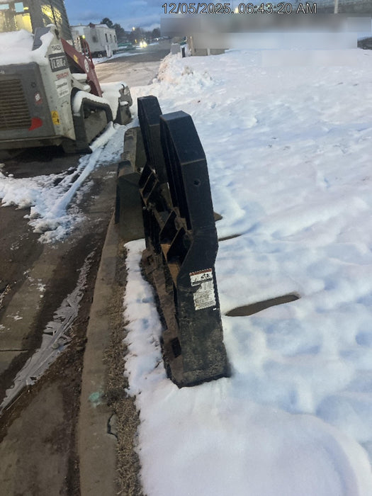 2022 TAKEUCHI 48" Pallet Forks - Takeuchi