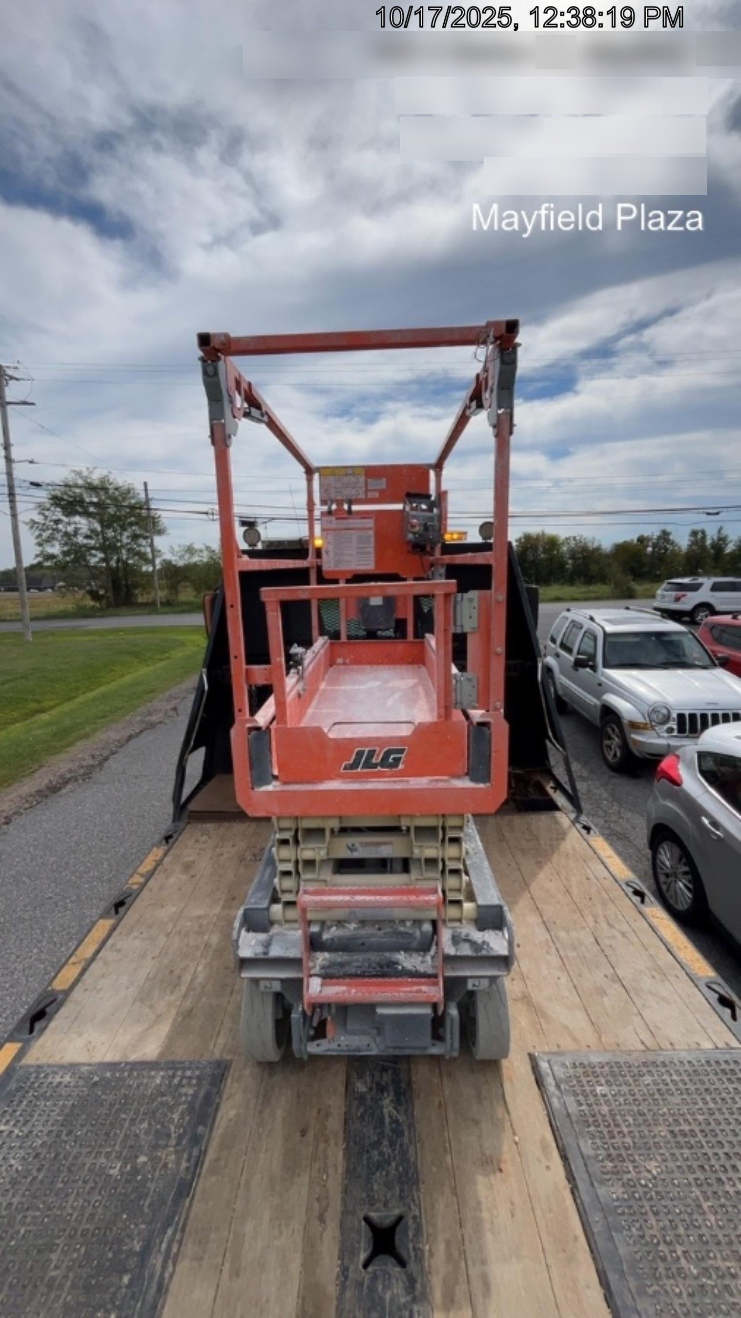 2022 JLG ES1932