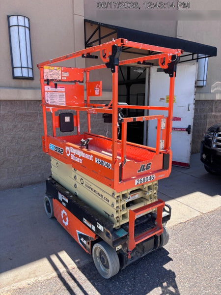 2022 JLG ES1932