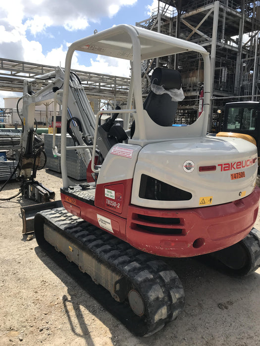 2021 TAKEUCHI TB250-2