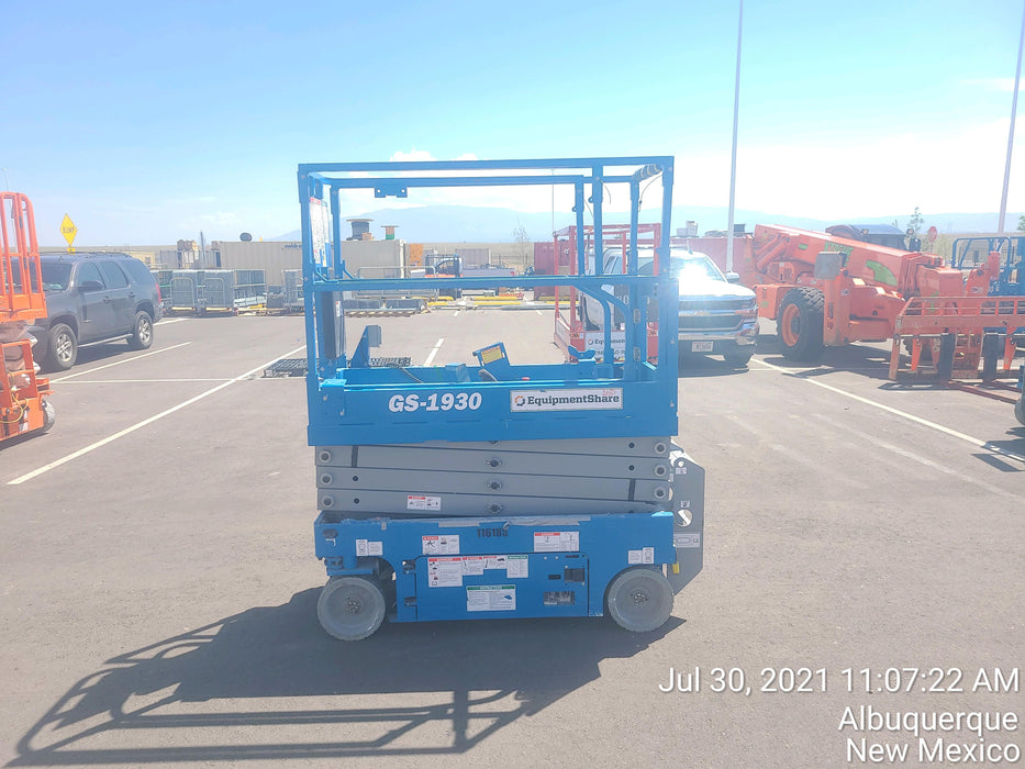2020 Genie GS-1930 Solid Non Marking Tires, Beacon, Folding rails with half height swing gate