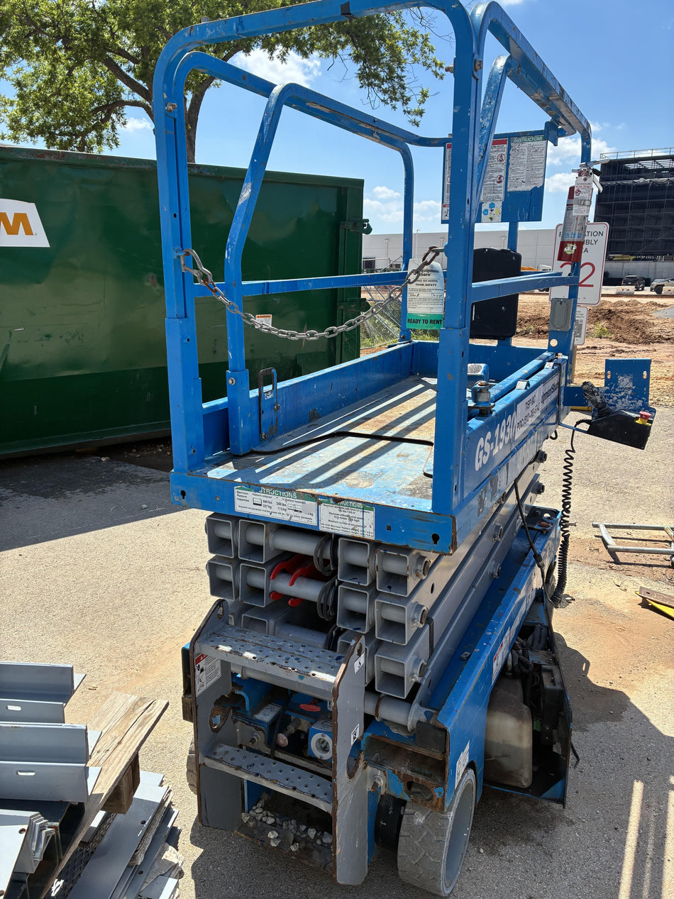 2019 Genie GS-1930 Fixed rails with chain Entry