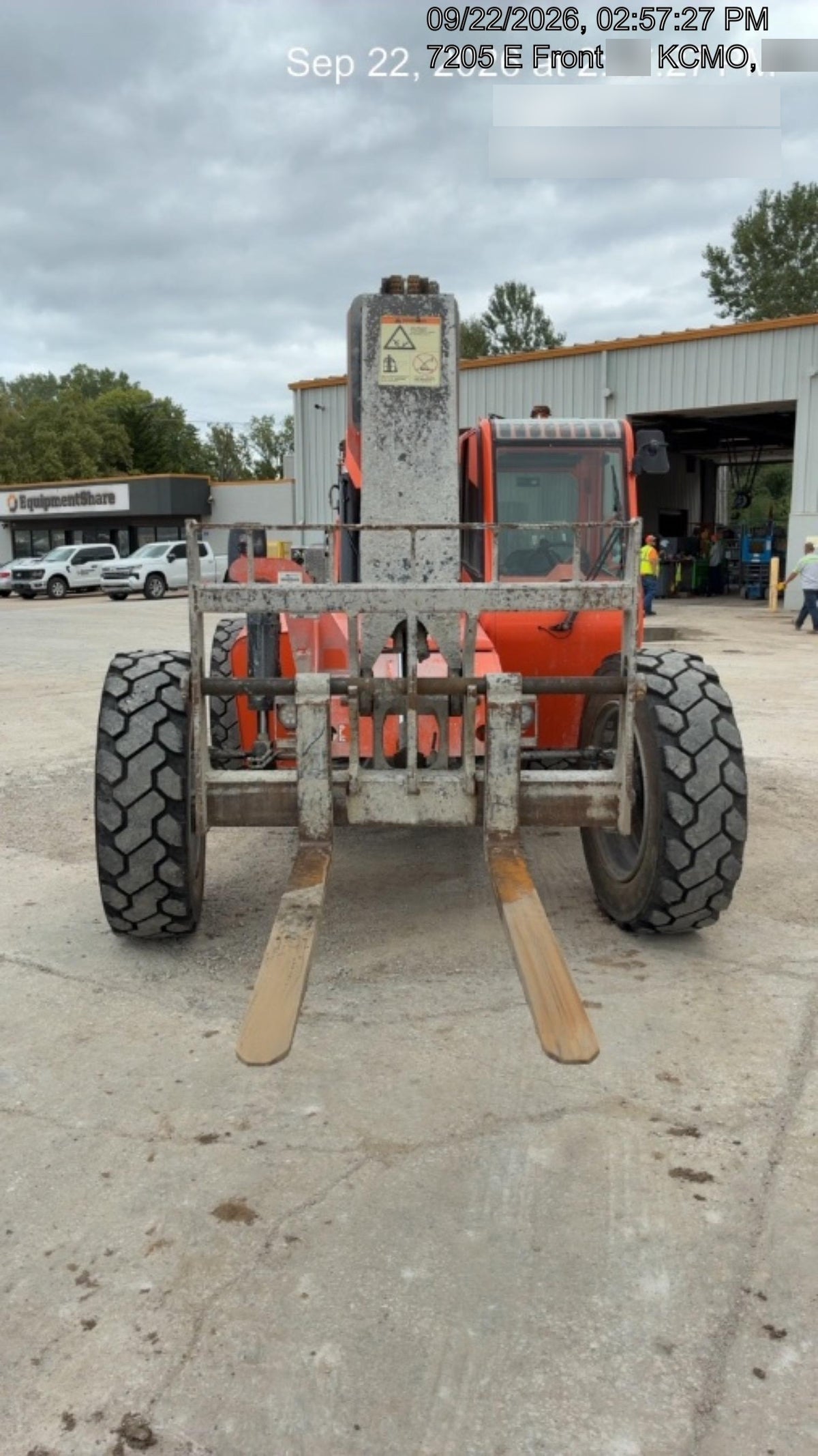 2022 SKYTRAK 8042