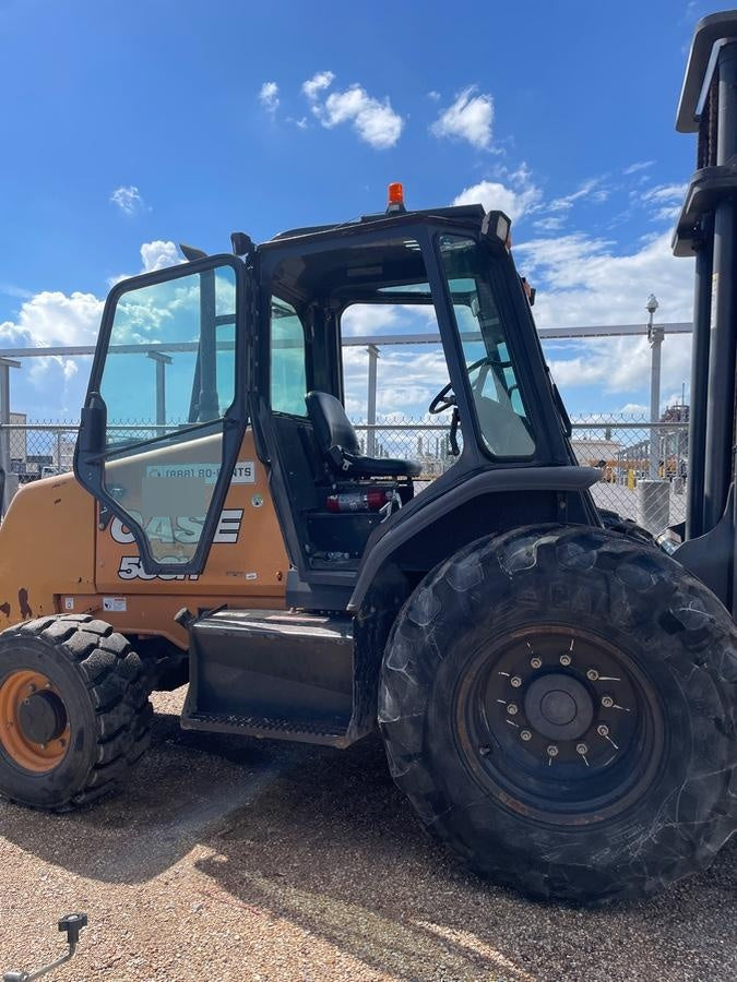2019 CASE 588H