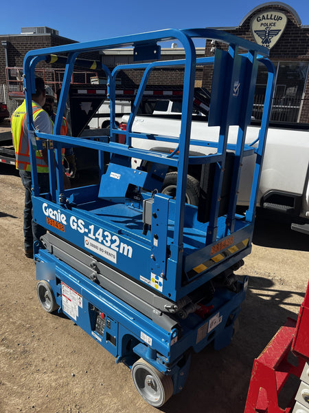 2023 GENIE GS-1432