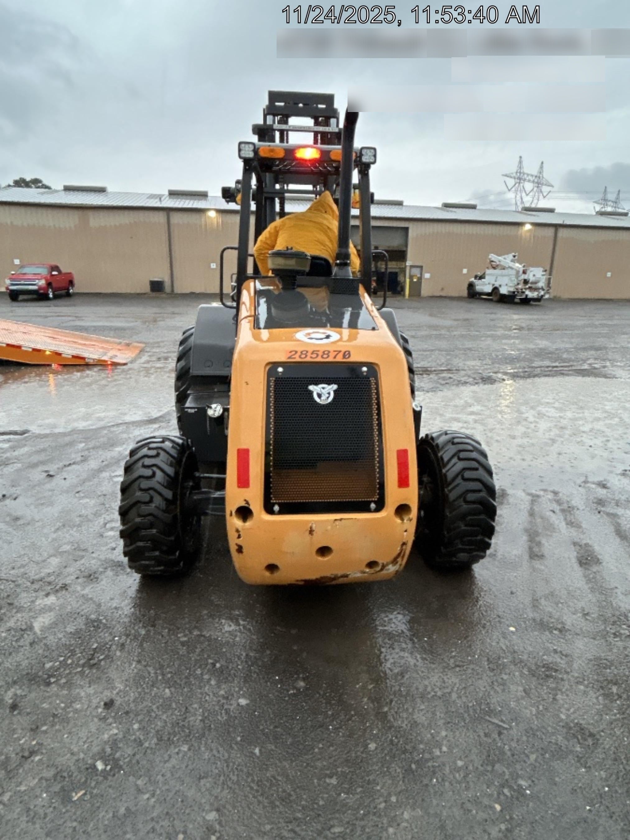 2023 CASE 588H