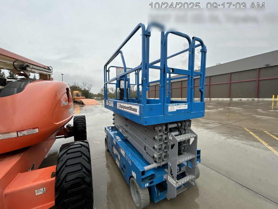 2020 Genie GS-3246 Standard, Folding full height swing gate