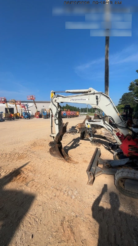 2022 TAKEUCHI TB235-2R