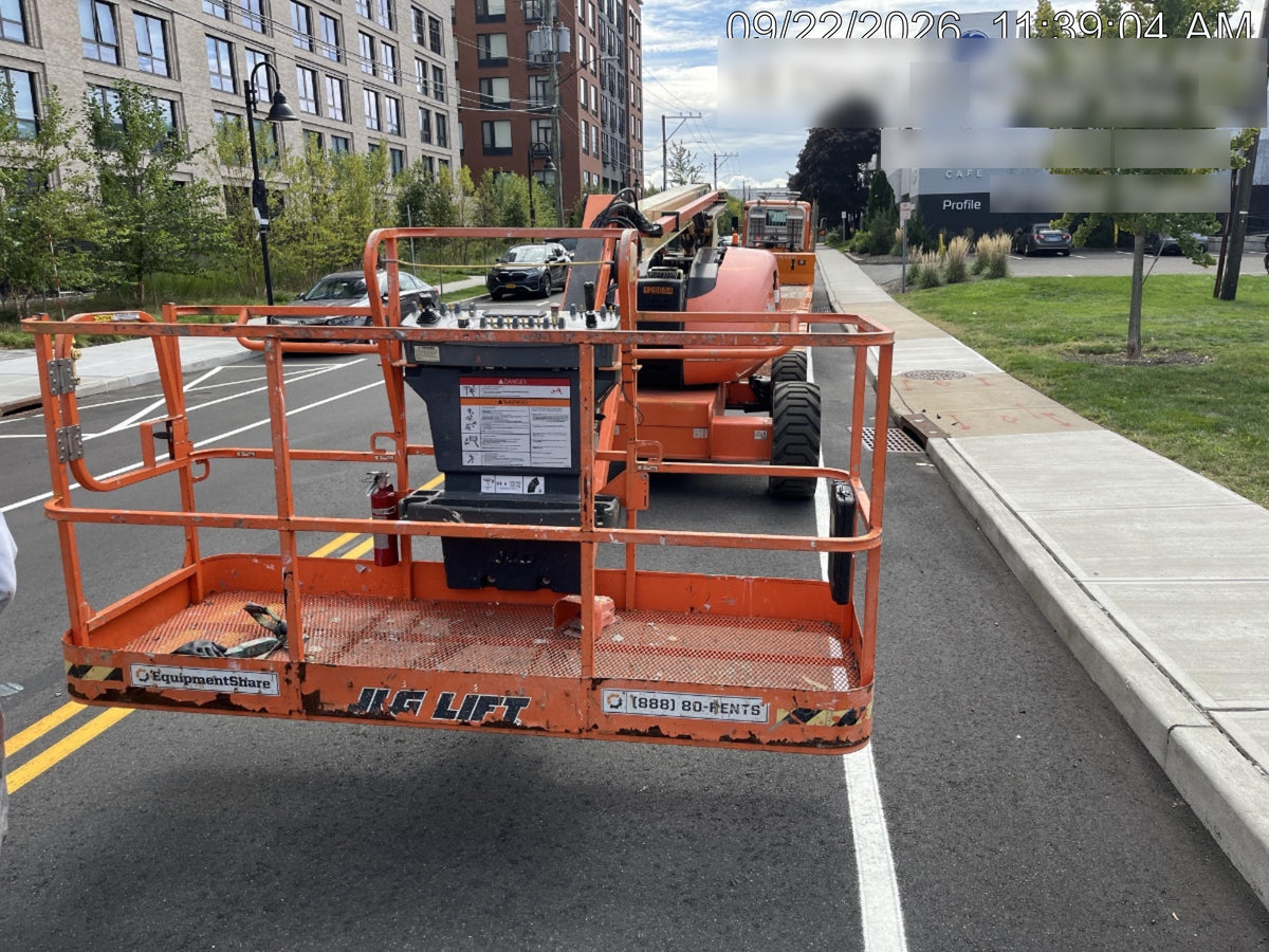 2021 JLG 600AJ