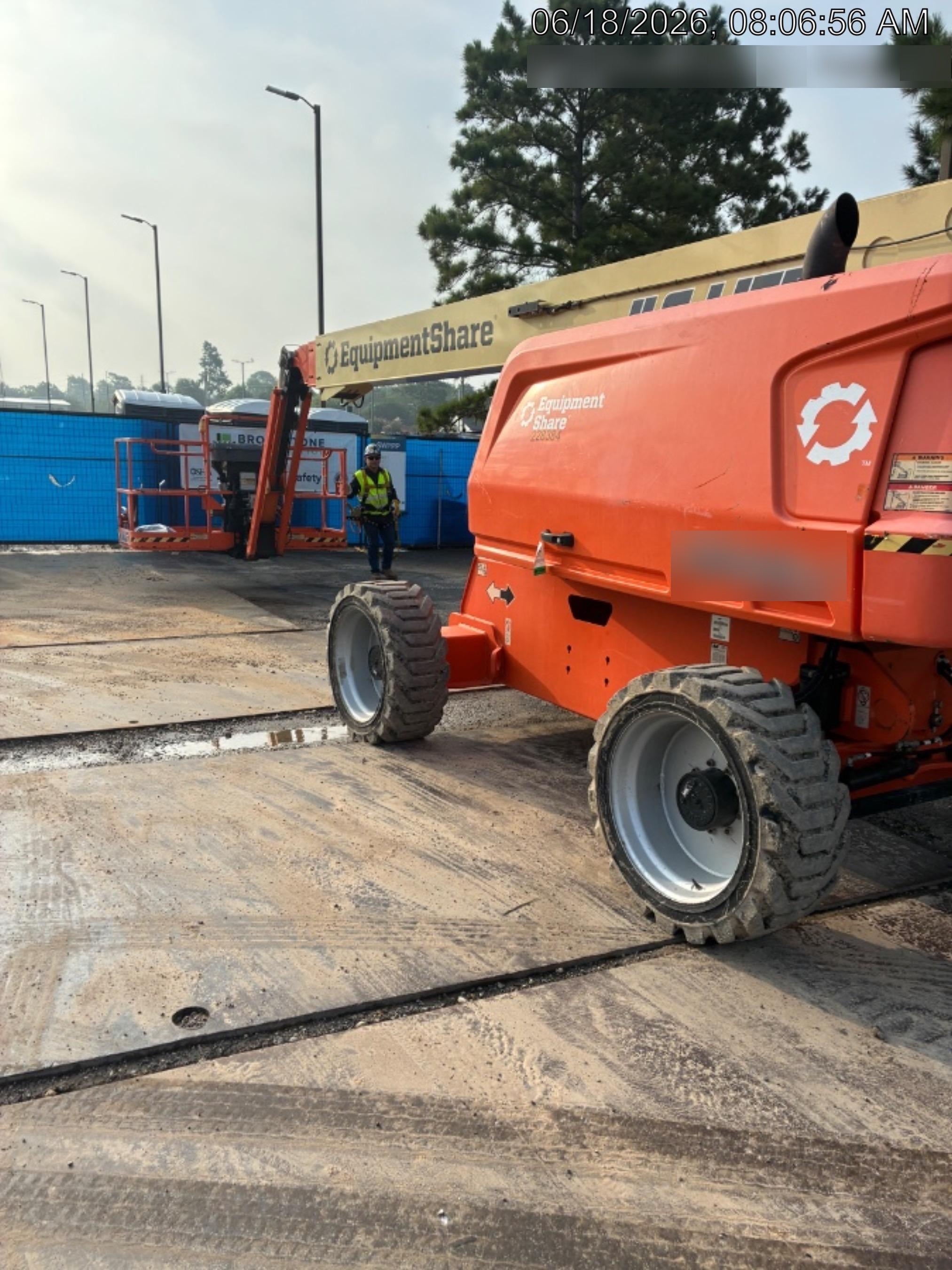 2022 JLG 660SJ
