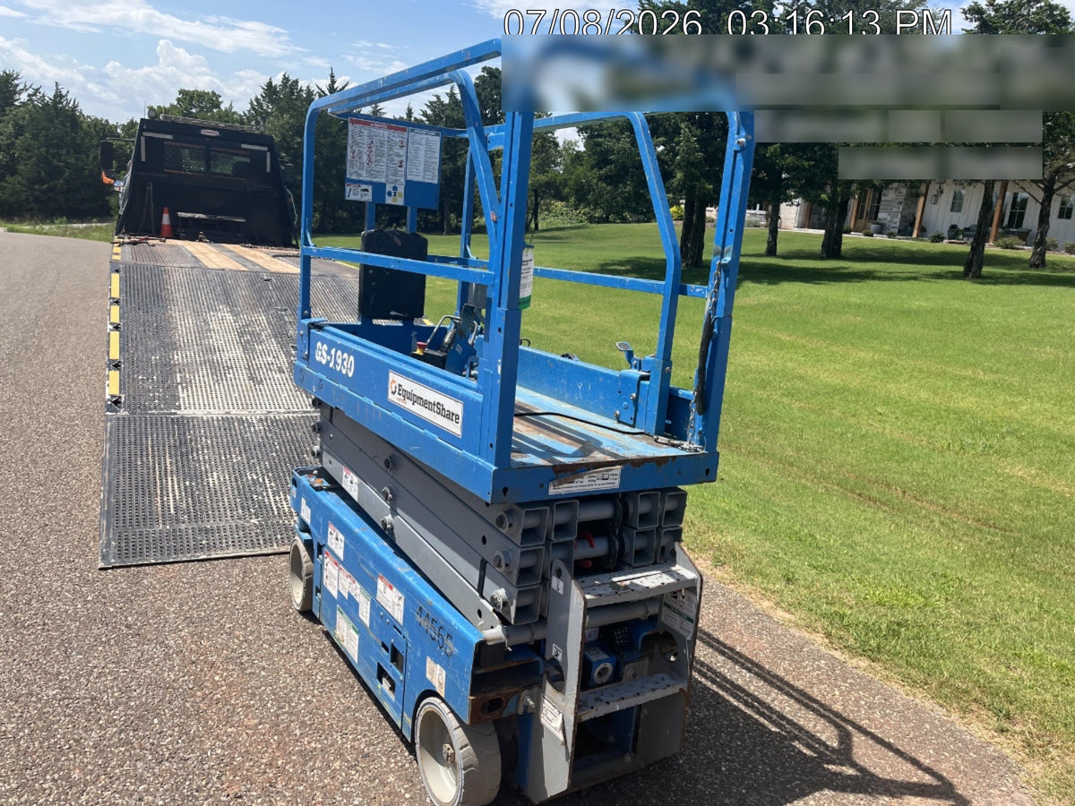 2019 Genie GS-1930 Fixed rails with chain Entry