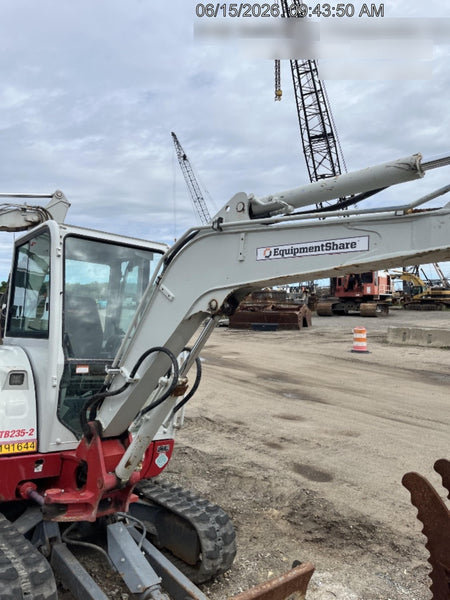2021 TAKEUCHI TB235-2CR