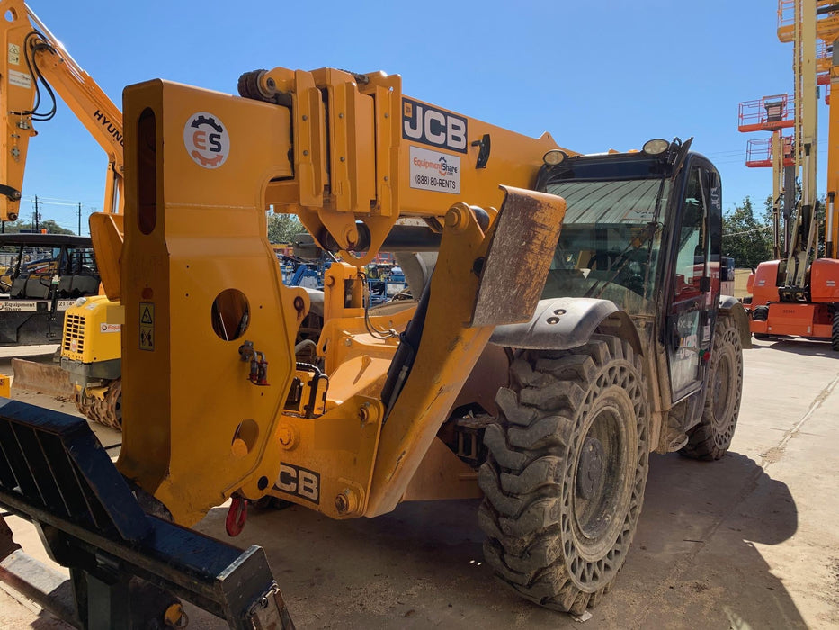 2018 JCB 510-56 JCB 510-56 Telehandler 74 HP w/CAB/HVAC, Beacon, Worklights, Aux Hydraulics, Solid Tires, 60" Carriage/Forks