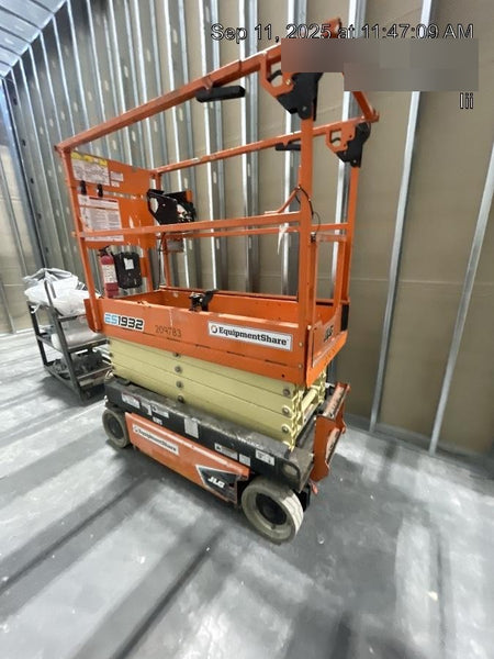 2022 JLG ES1932