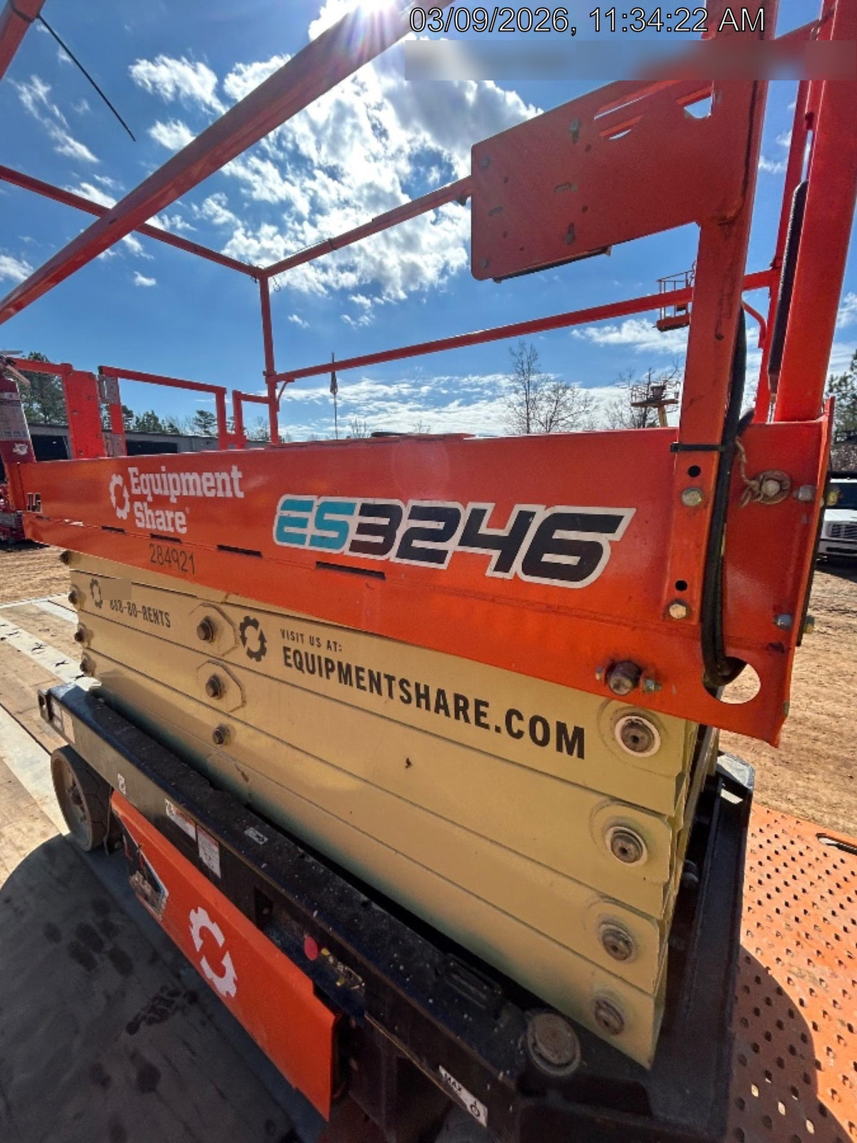 2022 JLG ES3246