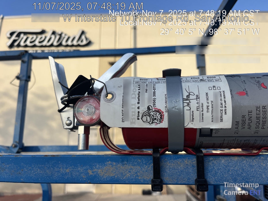 2019 Genie GS-2632 Folding rails with half height swing gate