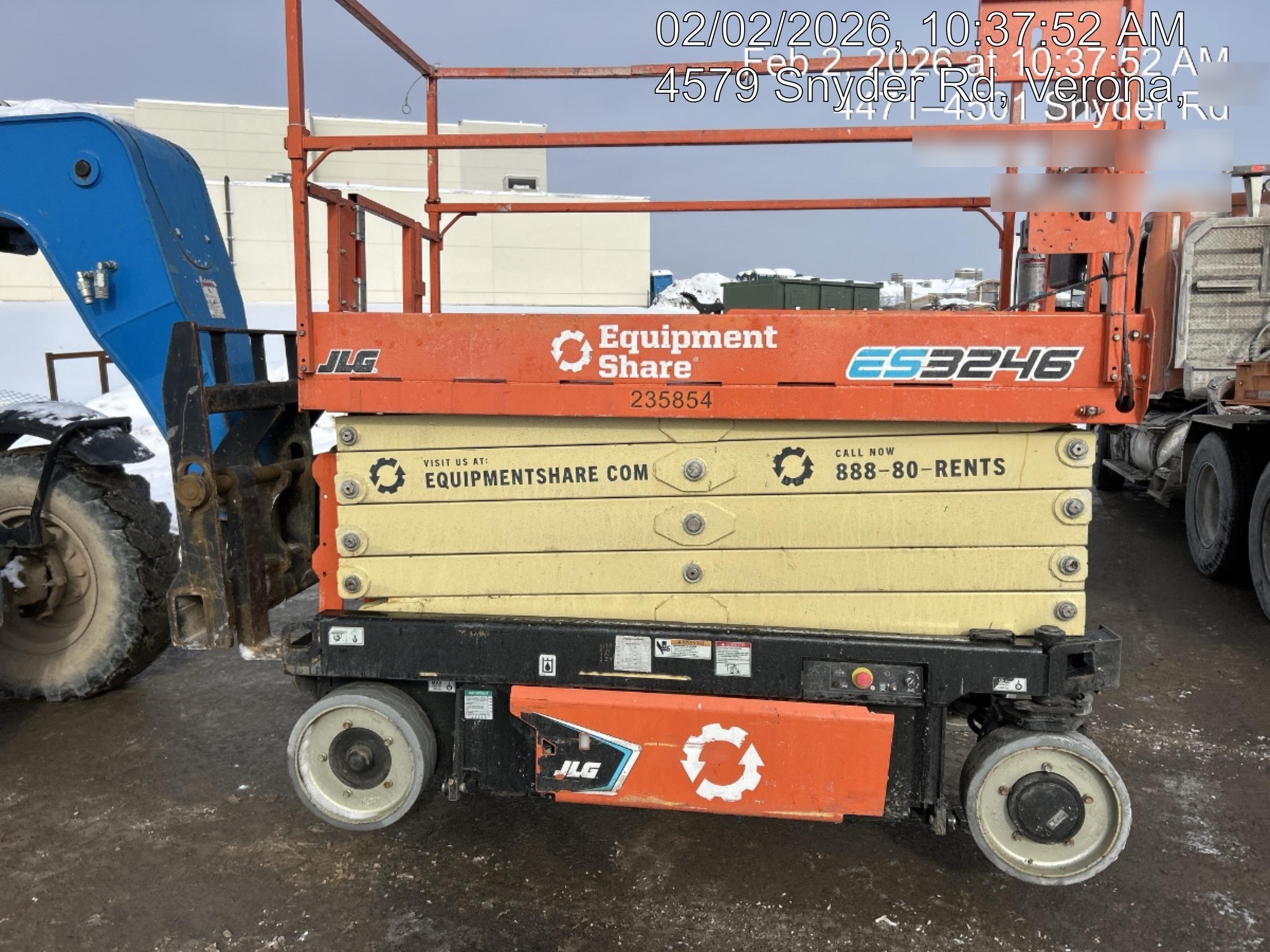 2022 JLG ES3246