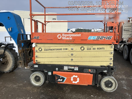 2022 JLG ES3246