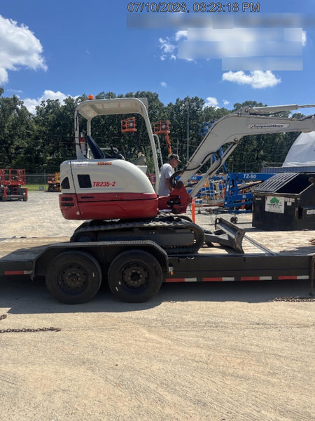 2022 TAKEUCHI TB235-2R