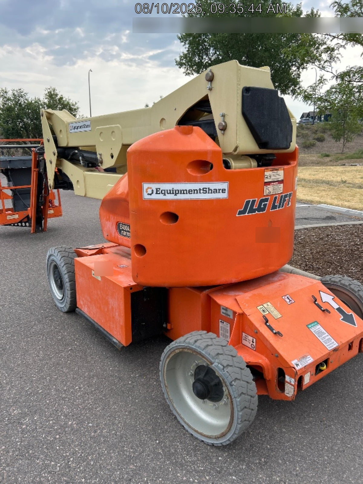 2019 JLG E400AJPN