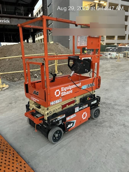2022 JLG ES1330L