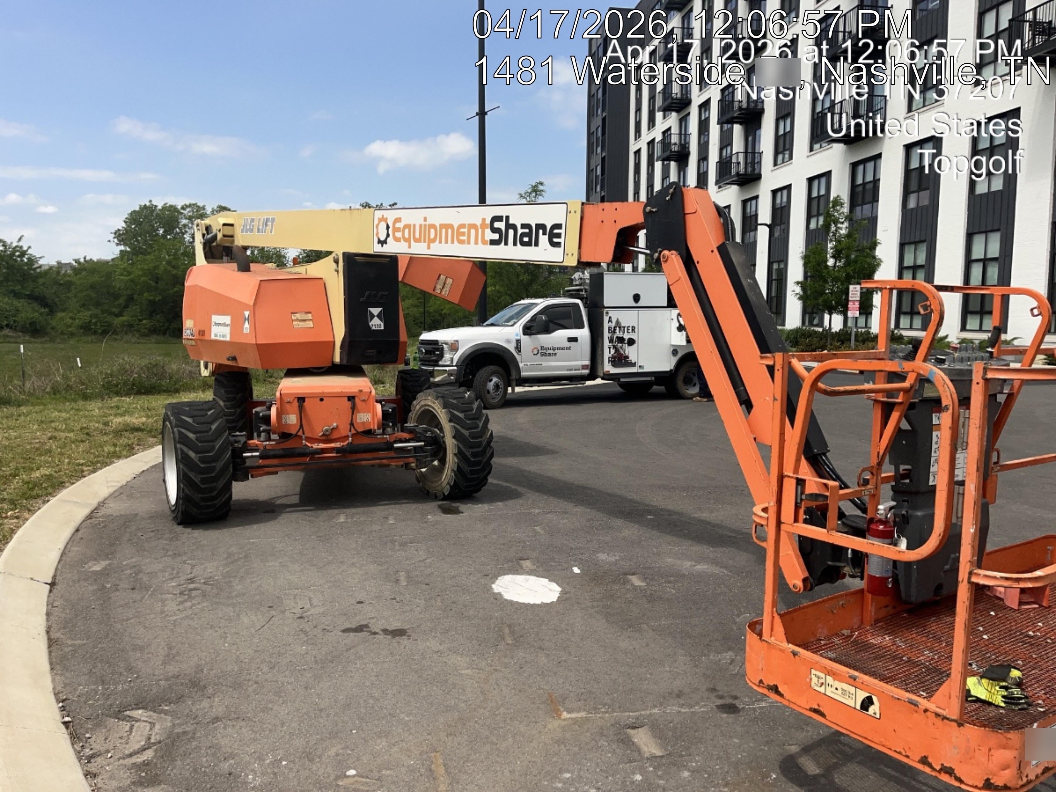 2019 JLG 800AJ