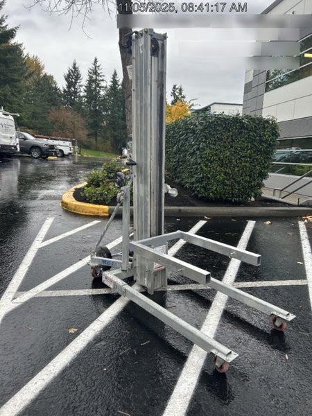 2020 GENIE SLC-18