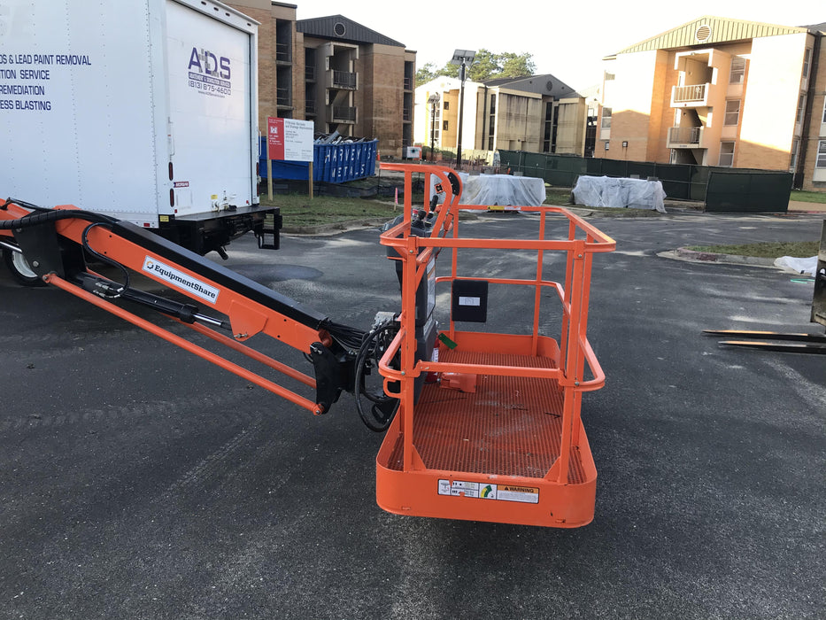 2019 JLG 660SJ