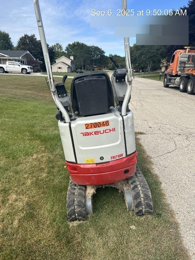 2022 TAKEUCHI TB210R