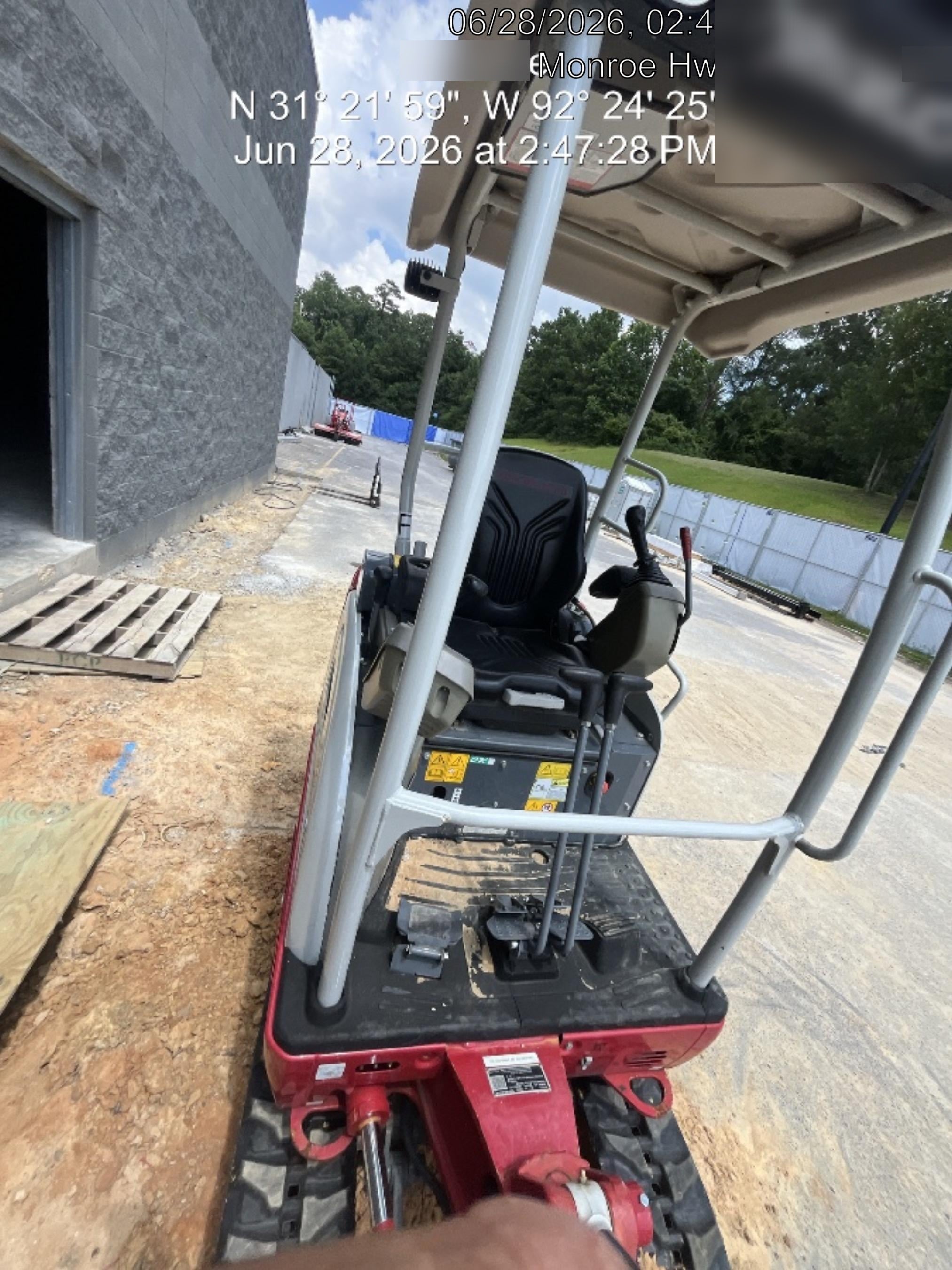 2023 TAKEUCHI TB20e