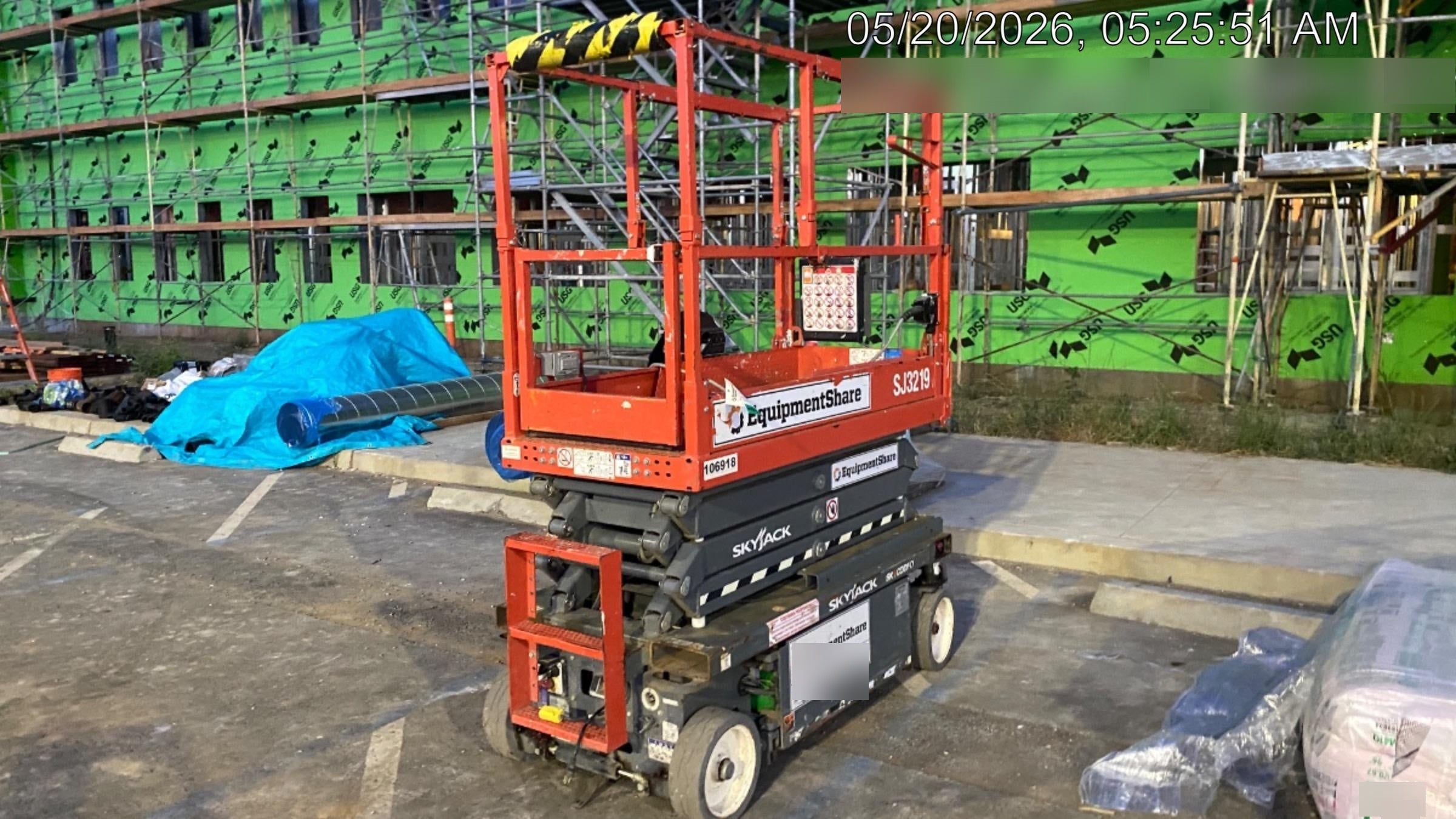 2020 Skyjack SJIII-3219 Solid NM Tires, Half height spring hinged entry gate, Dual Beacons, 800W Inverter
