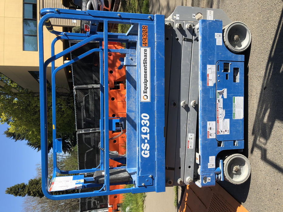 2019 Genie GS-1930 Half Height Swing Gate, 800W Inverter