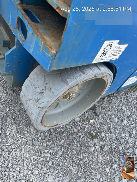 2019 Genie GS-4047 Folding rails with half height swing gate