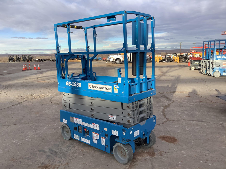 2020 Genie GS-1930 Solid Non Marking Tires, Beacon, Folding rails with half height swing gate