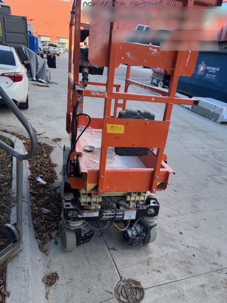 2022 JLG ES1330L