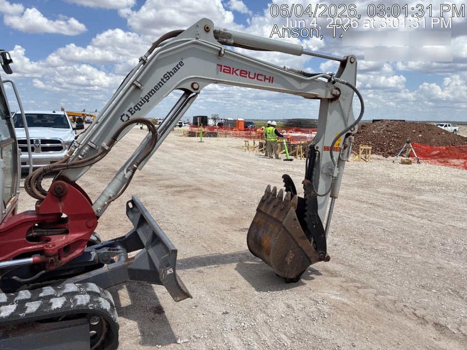 2025 TAKEUCHI TB250-2CR