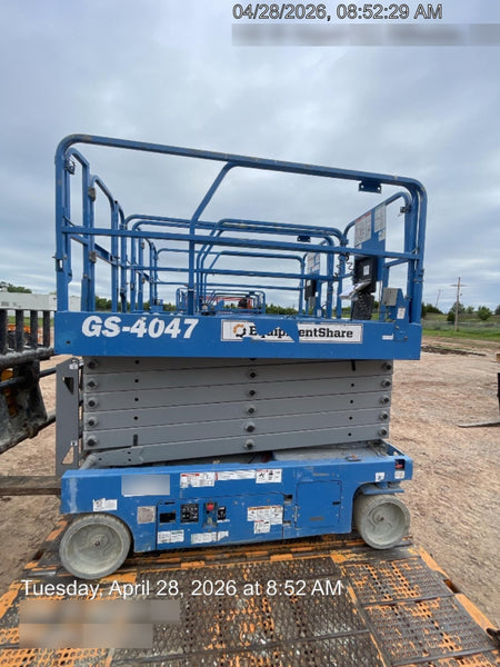 2019 Genie GS-4047 Folding rails with half height swing gate
