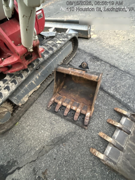 2022 TAKEUCHI TB235-2CR