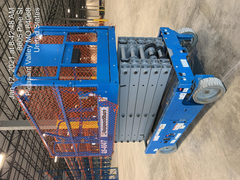 2019 Genie GS-4047 Folding rails with half height swing gate