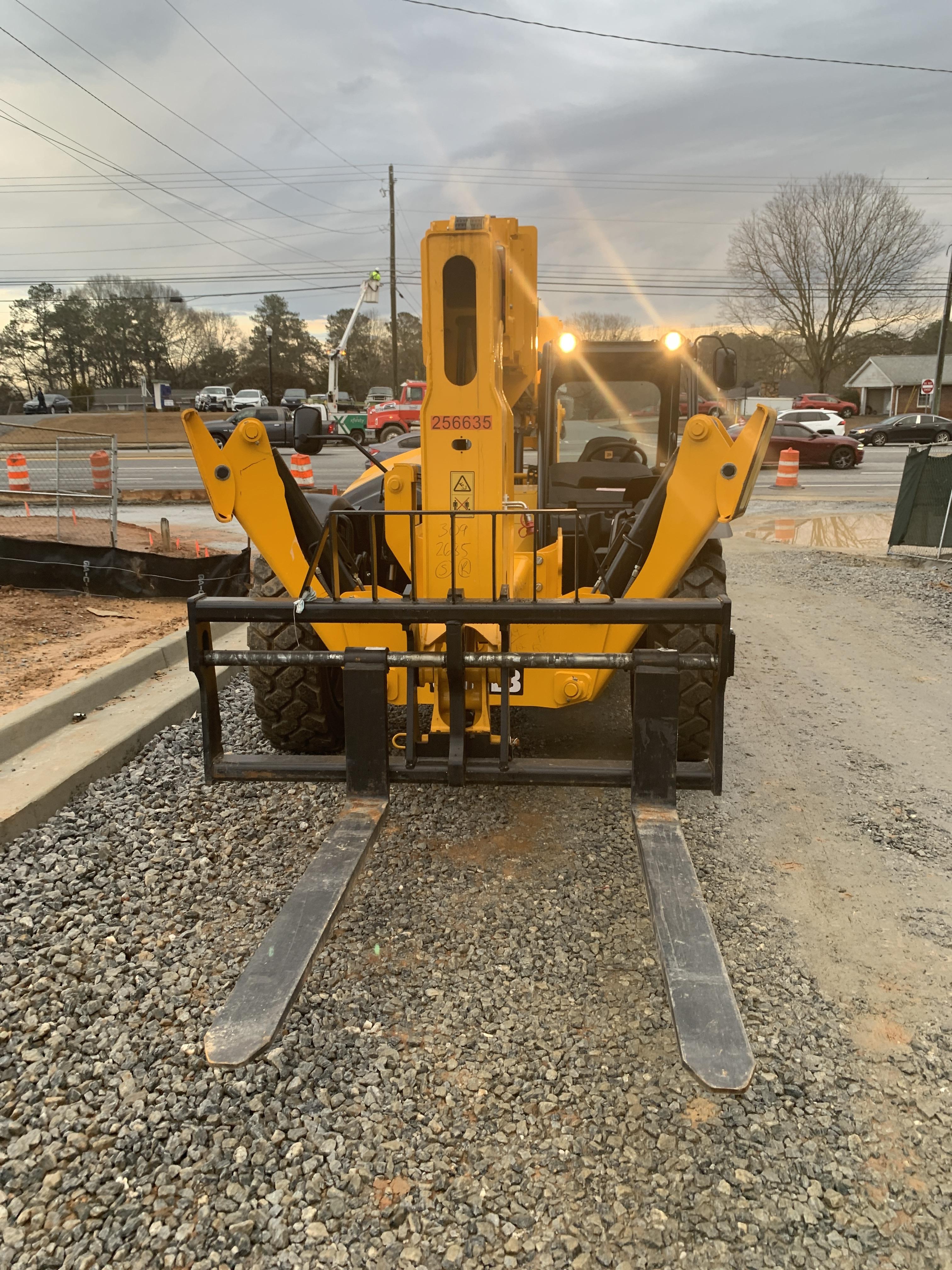 2022 JCB 512-56