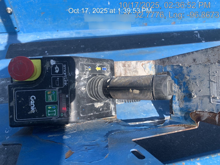 2019 Genie GS-2632 Folding rails with half height swing gate